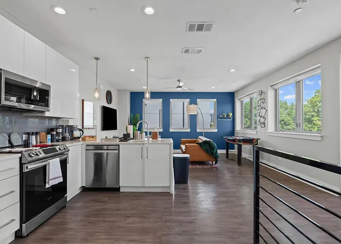 The Charming 2bd In The Heart Of Worth