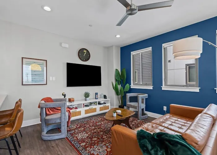 The Charming 2bd In The Heart Of Worth Casa de férias