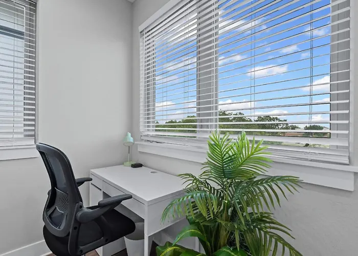 The Charming 2bd In The Heart Of Worth Casa de férias