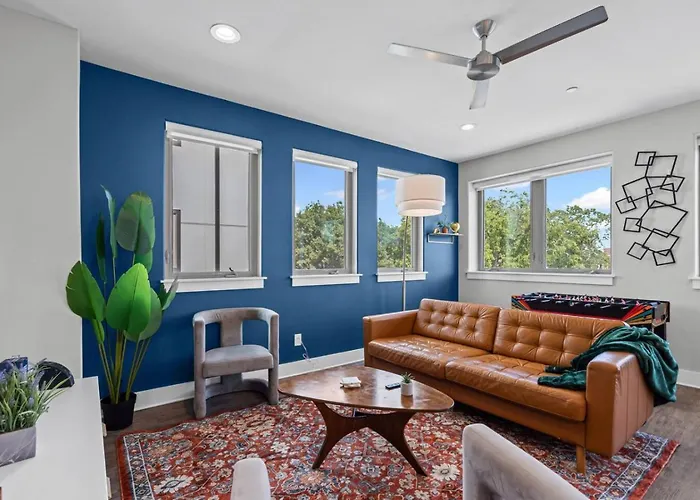 The Charming 2bd In The Heart Of Worth Casa de férias